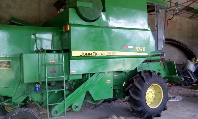 10年约翰迪尔1048收割机_吉林松原二手农机网