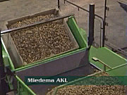 miedema AKL系列马铃薯卸箱设备