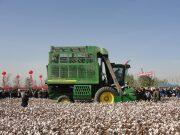 约翰迪尔9996采棉机现场演示