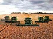 美图秀秀：约翰迪尔收割机靓照