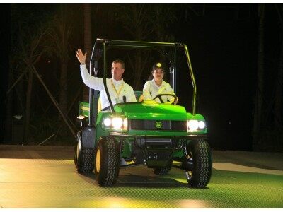 约翰迪尔Gator多功能工作车登场