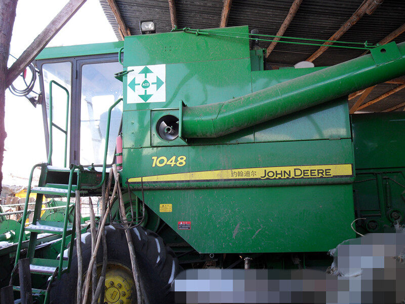 出售二手约翰迪尔1048联合收割机2010年车