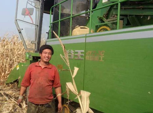 孙洪林和他的爱车--奇瑞重工谷王玉米机