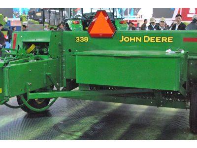 约翰迪尔338打捆机