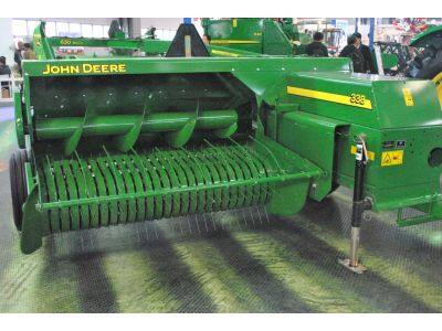 约翰迪尔338打捆机