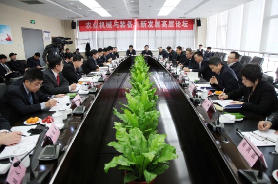 3月23日，农业机械与装备创新发展高层论坛在福田雷沃重工举行