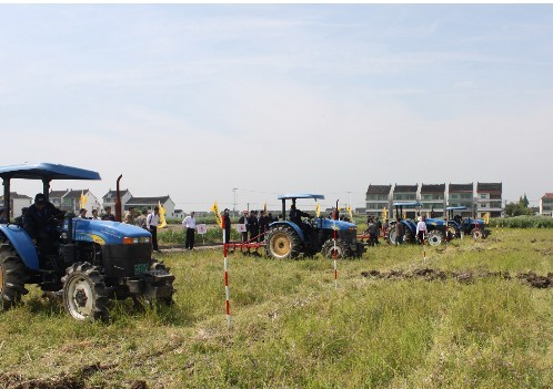 “凯斯纽荷兰杯”第二届上海市农机职业技能竞赛在金山区举行