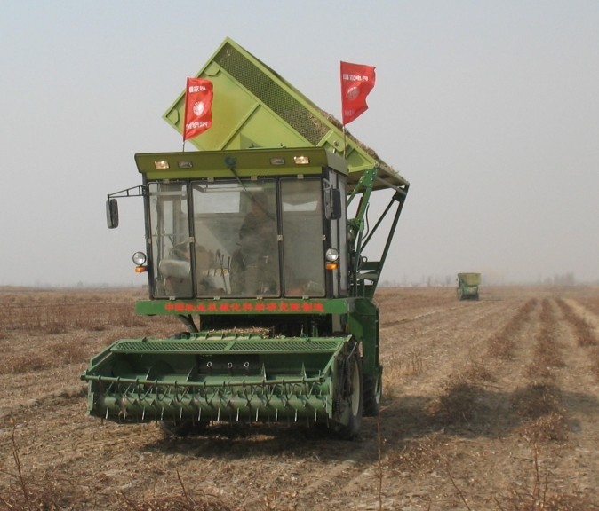 中农机4MG-275型自走式棉杆联合收获机（收割型）
