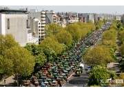 法国农民开数千拖拉机集结巴黎游行示威