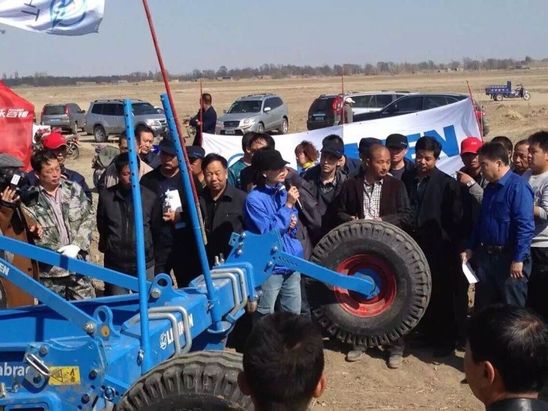 德国(LEMKEN)参与新疆维吾尔自治区北疆片区深松作业培训现场演示