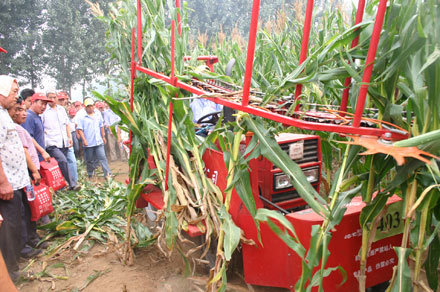 农哈哈4G-1C玉米秸秆割捆机