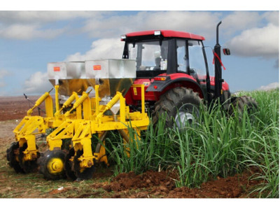 柳工3PSF-G系列甘蔗深松施肥培土机