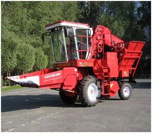 新疆牧神4YZB-1800自走式玉米联合收获机