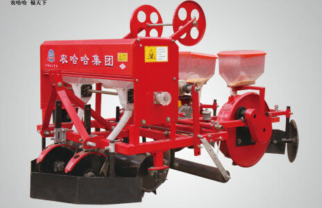 农哈哈2BPQF-2型勺轮铺膜穴播机