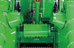 约翰迪尔(John Deere)CH330新型甘蔗收割机宽大的进料口