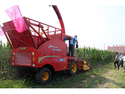 頂呱呱4QZ-2600型青飼料收獲機(jī)