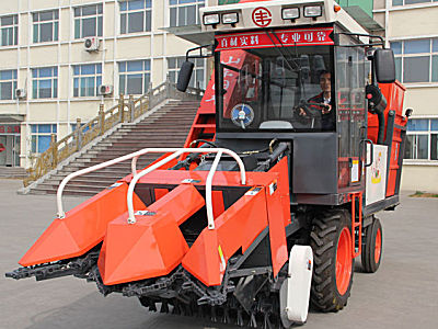 山东国丰4YZP-2X型自走式玉米收获机