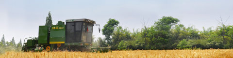 中联重机谷王TB60型小麦收割机