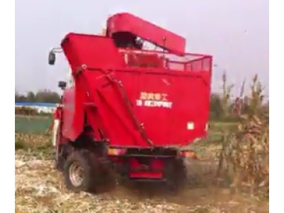 雷鸣4YZB-4玉米收获机收割作业视频