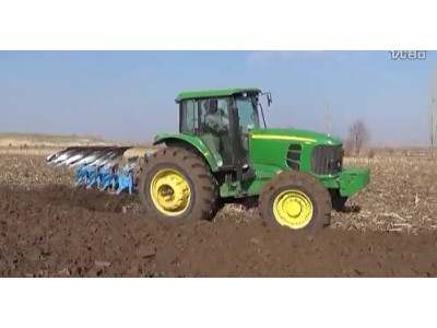 鄭州龍豐B系列450藍色柵條犁配套約翰迪爾1654高茬玉米地耕作視頻