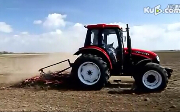 東方紅（YTO)X904拖拉機旱田作業視頻