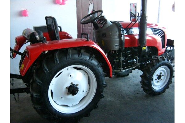 福田雷沃m254e拖拉机