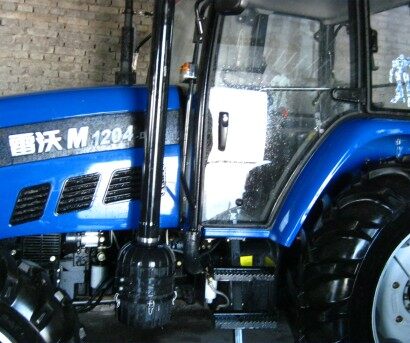 哇！四缸鉑金斯發(fā)動(dòng)機(jī)！宇通君福田雷沃M1204拖拉機(jī)低價(jià)處理！