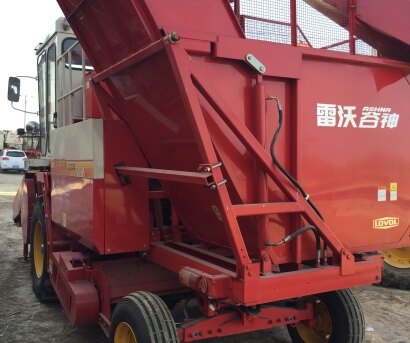 福田雷沃CC04（小四行不帶剝皮）玉米收割機(jī)